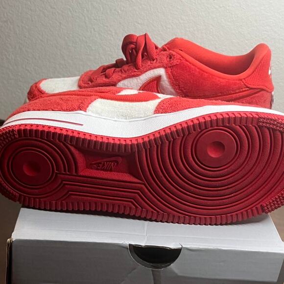 Brand new with box NIKE AIRFORCE ONE GS FIRE RED/LT CRIMSON-WHITE. VALENTINES 6Y - Picture 4 of 5